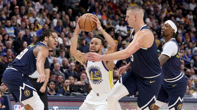 包含丹佛掘金NBA战胜金州勇士约基奇勾手命中的词条 包含丹佛掘金NBA战胜金州勇士约基奇勾手命中的词条